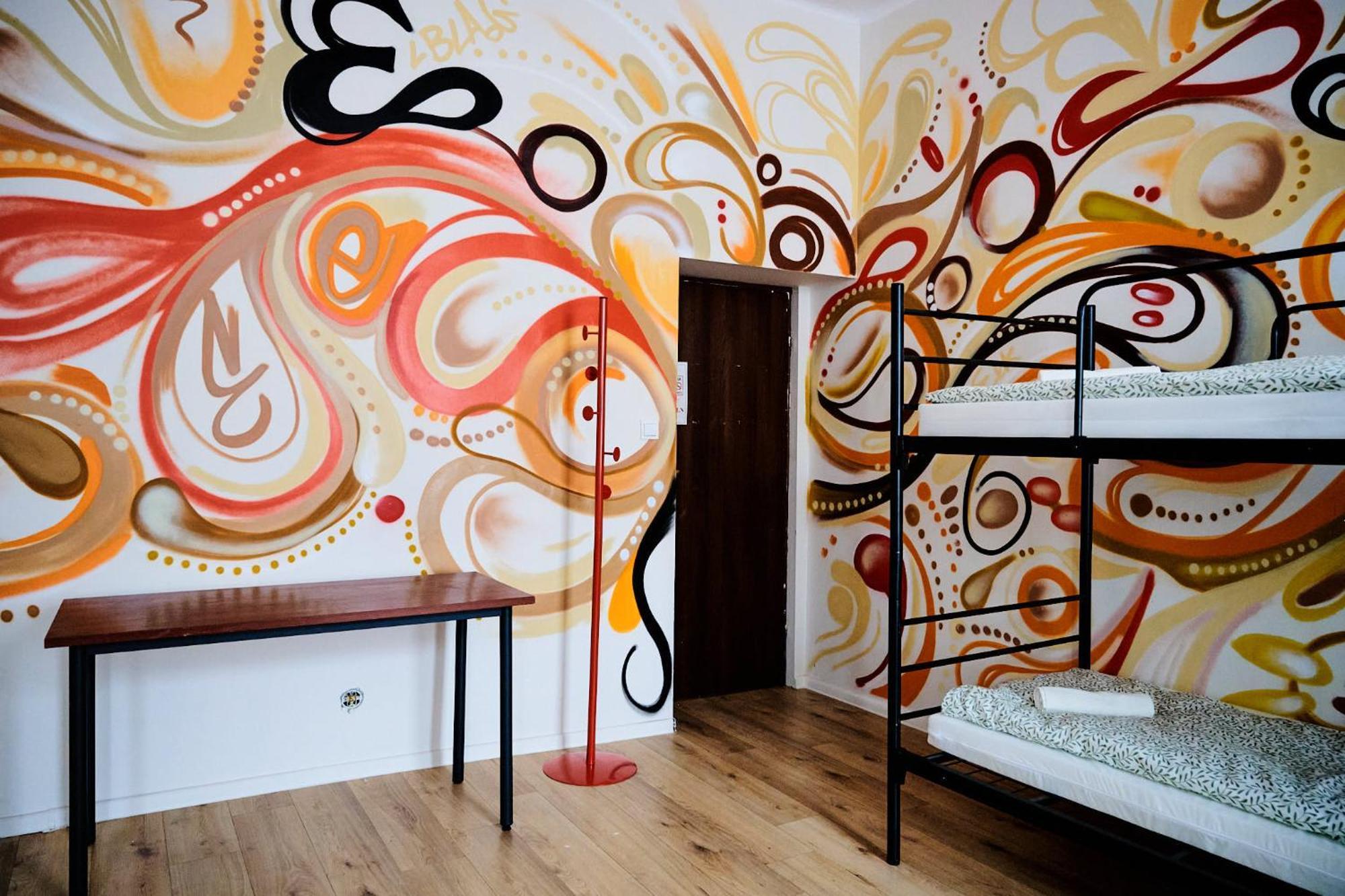 Hostel Graffiti كراكوفيا المظهر الخارجي الصورة