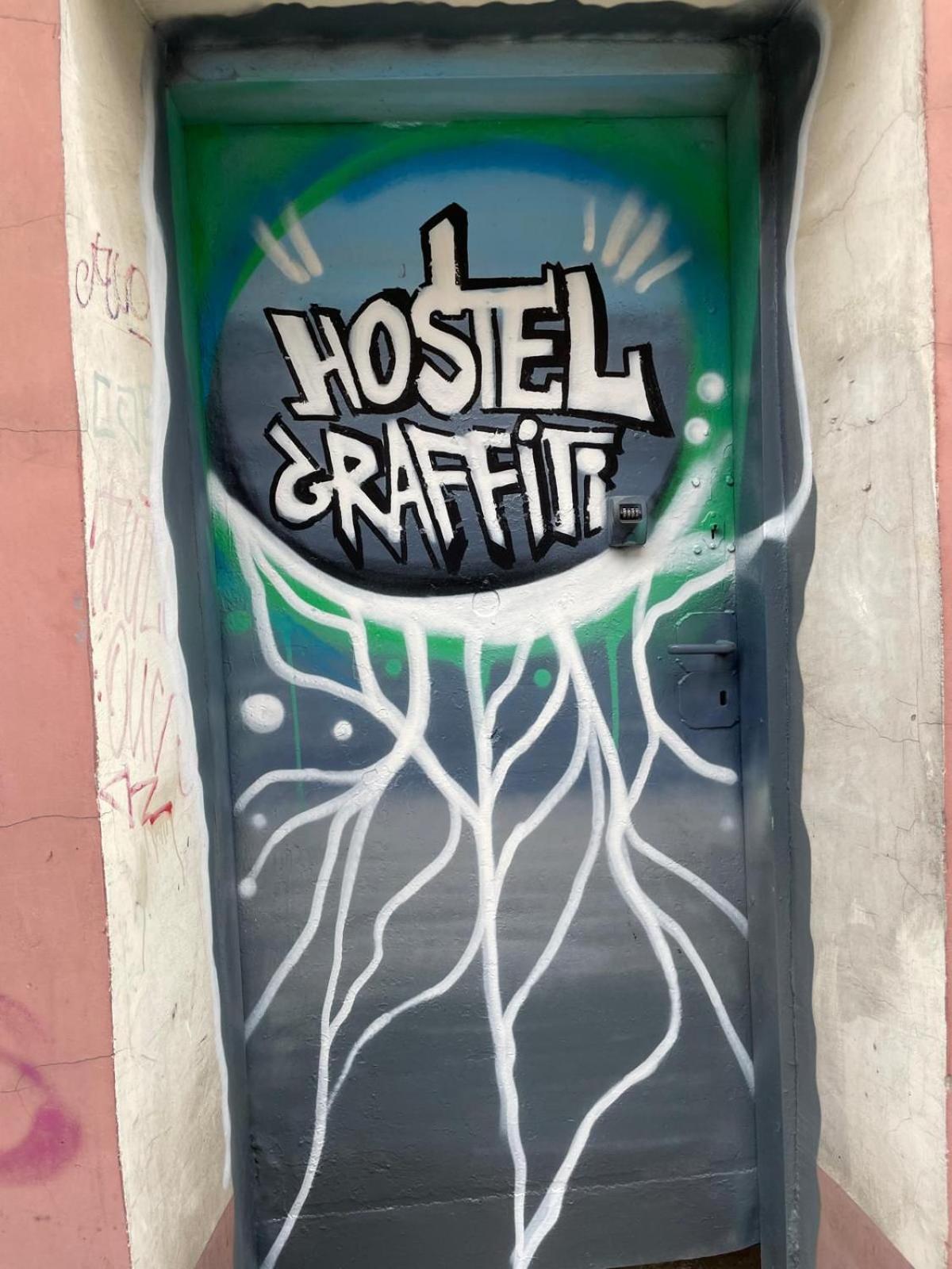 Hostel Graffiti كراكوفيا المظهر الخارجي الصورة